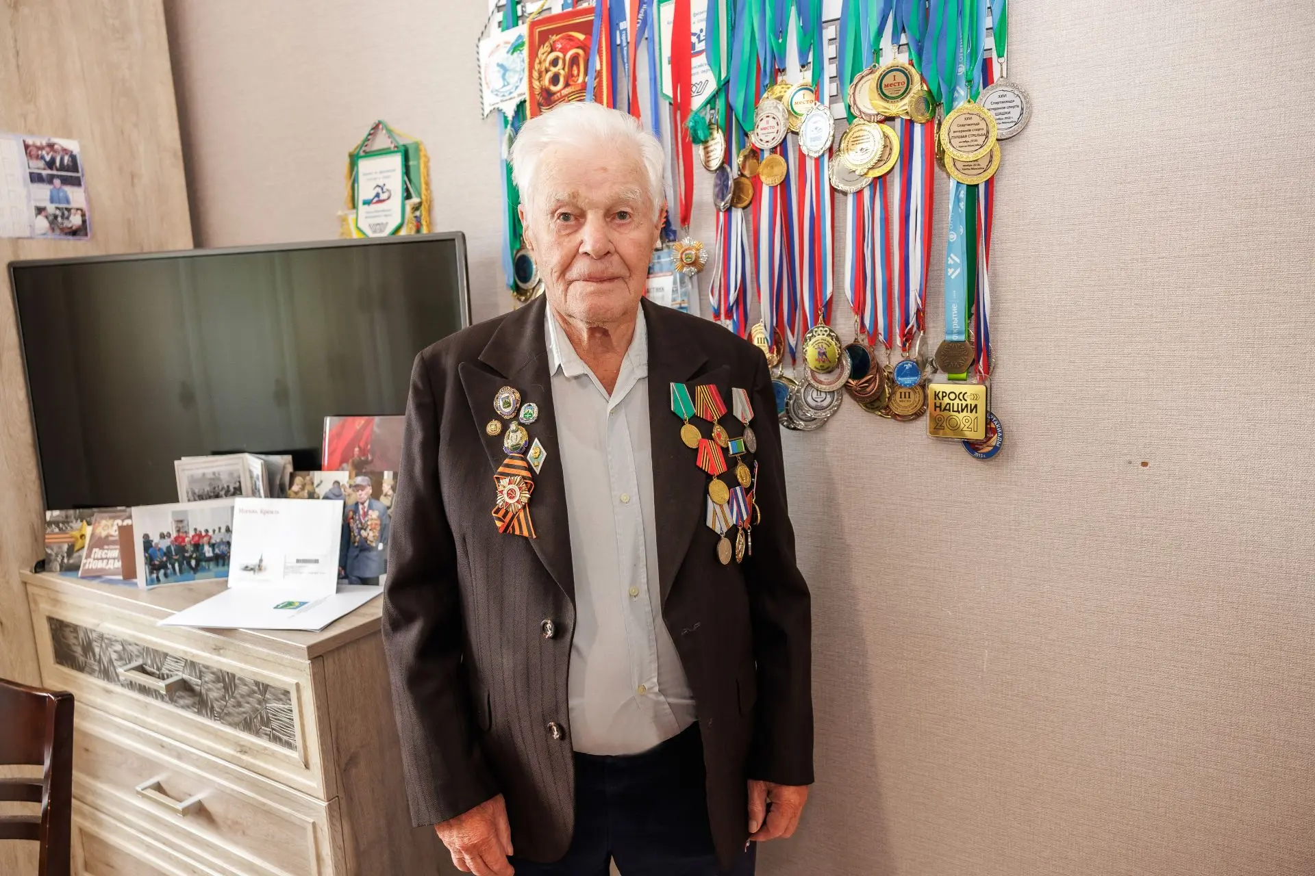 Сегодня 95-летний юбилей отмечает Почетный житель города Ханты-Мансийска Виктор Алексее...