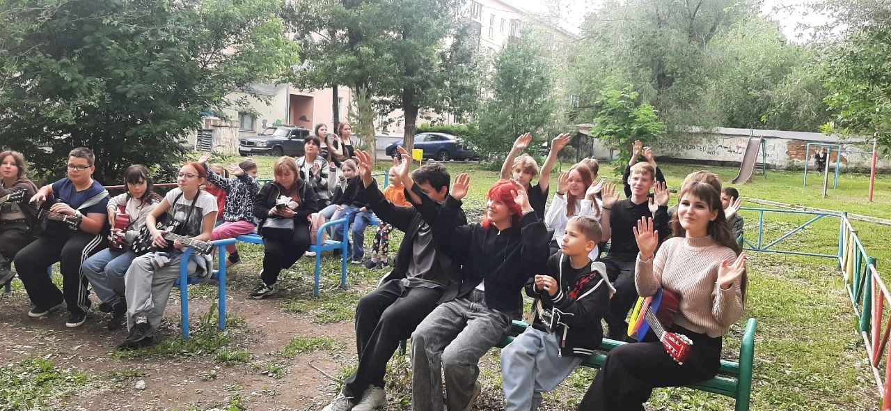 На Агитплощадке нашего детского  клуба " Росинка" всегда царит атмосфера веселья и откр...