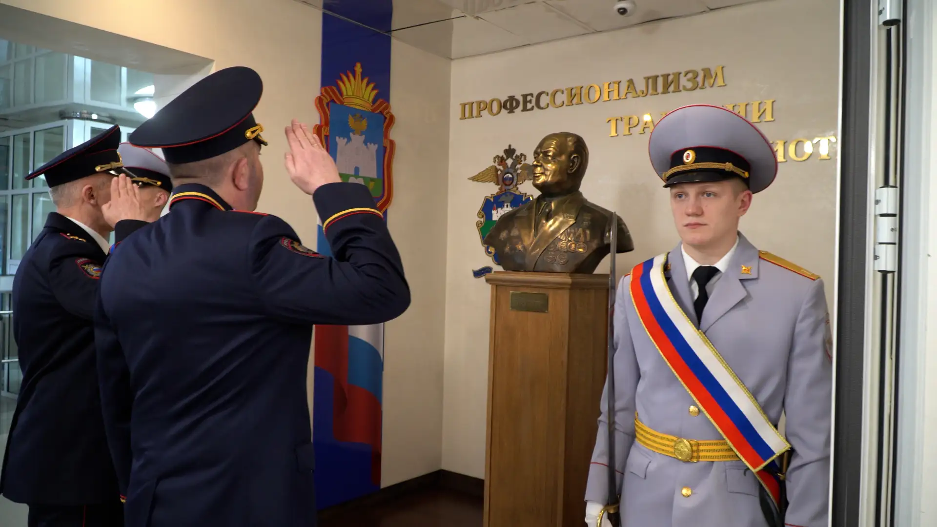 ⭐️ Состоялась церемония возложения цветов к бюсту В.В. Лукьянова  🗓 20 апреля, в рамках мероприятий 
