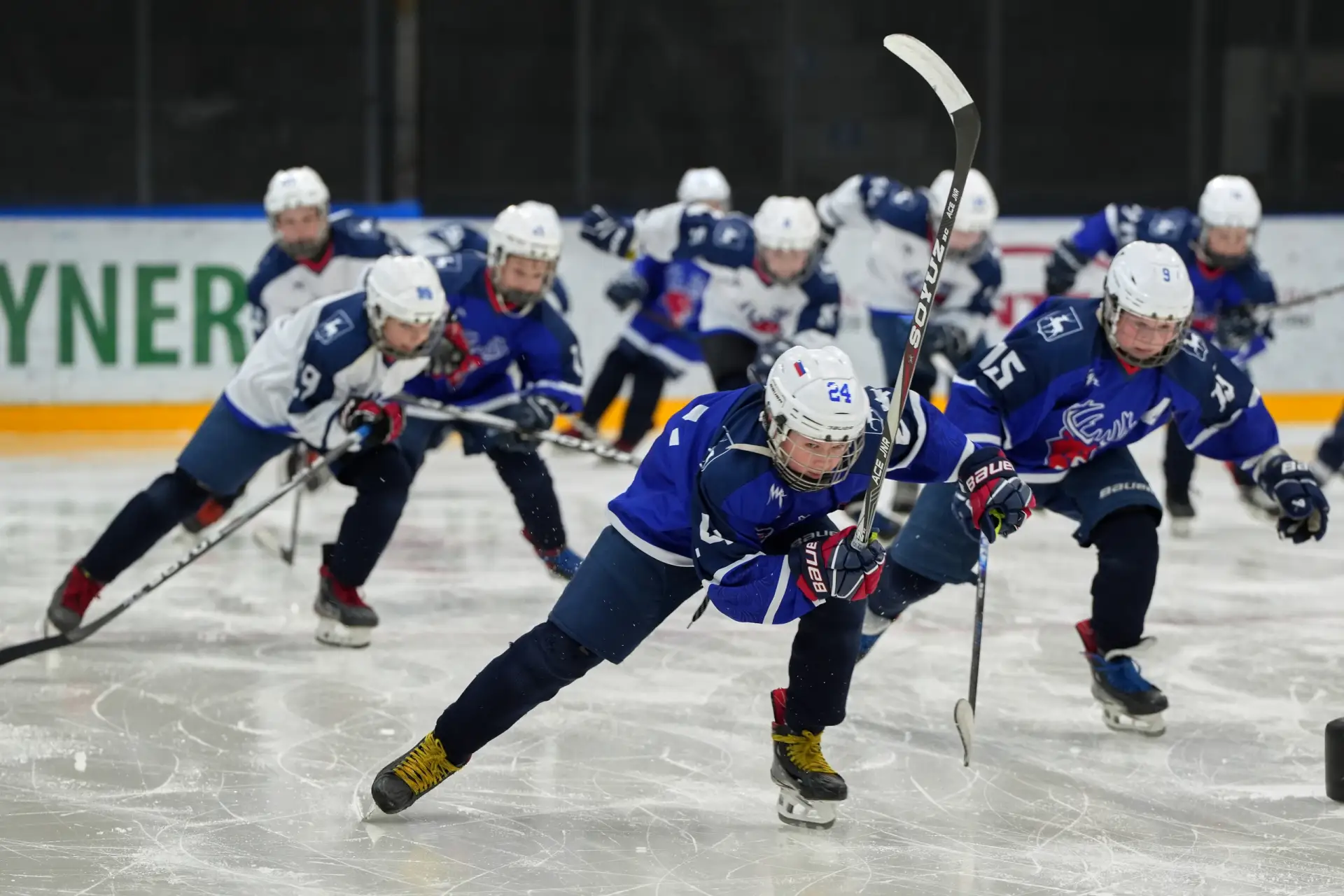 Звёзды хоккея — студенты Мининского университета 🏒  На льду встретились профессионалы и юные таланты