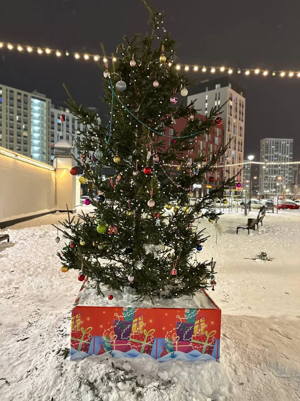 🎄 Мы запустили онлайн-голосование за самую красивую дворовую ель-2026! 🎄  В этом году на конкурс «Са