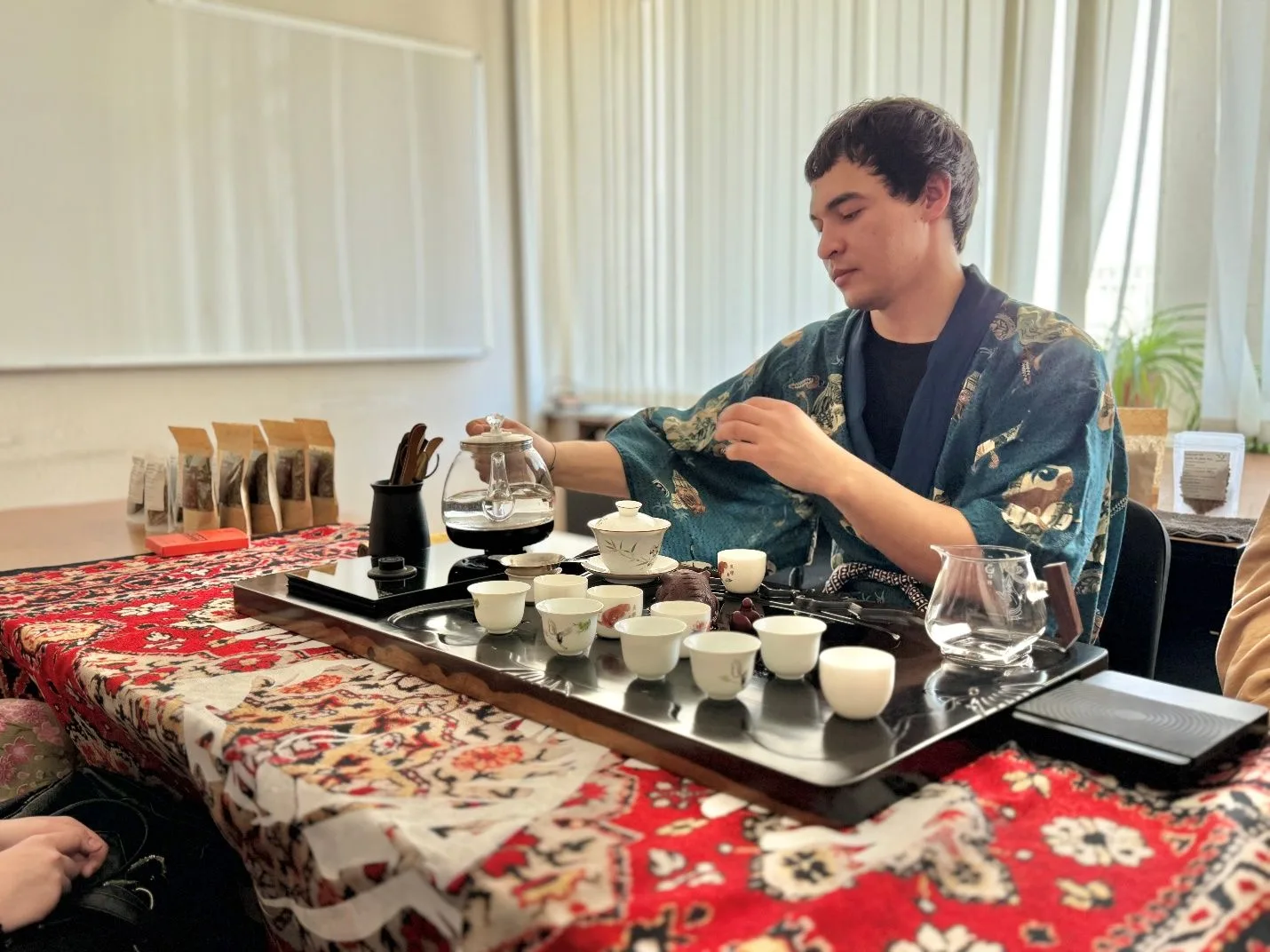 🌏 В ТОГУ открыли «Восточный портал»  🌸 Фестиваль вырос из праздника «Ханами» и теперь объединяет три