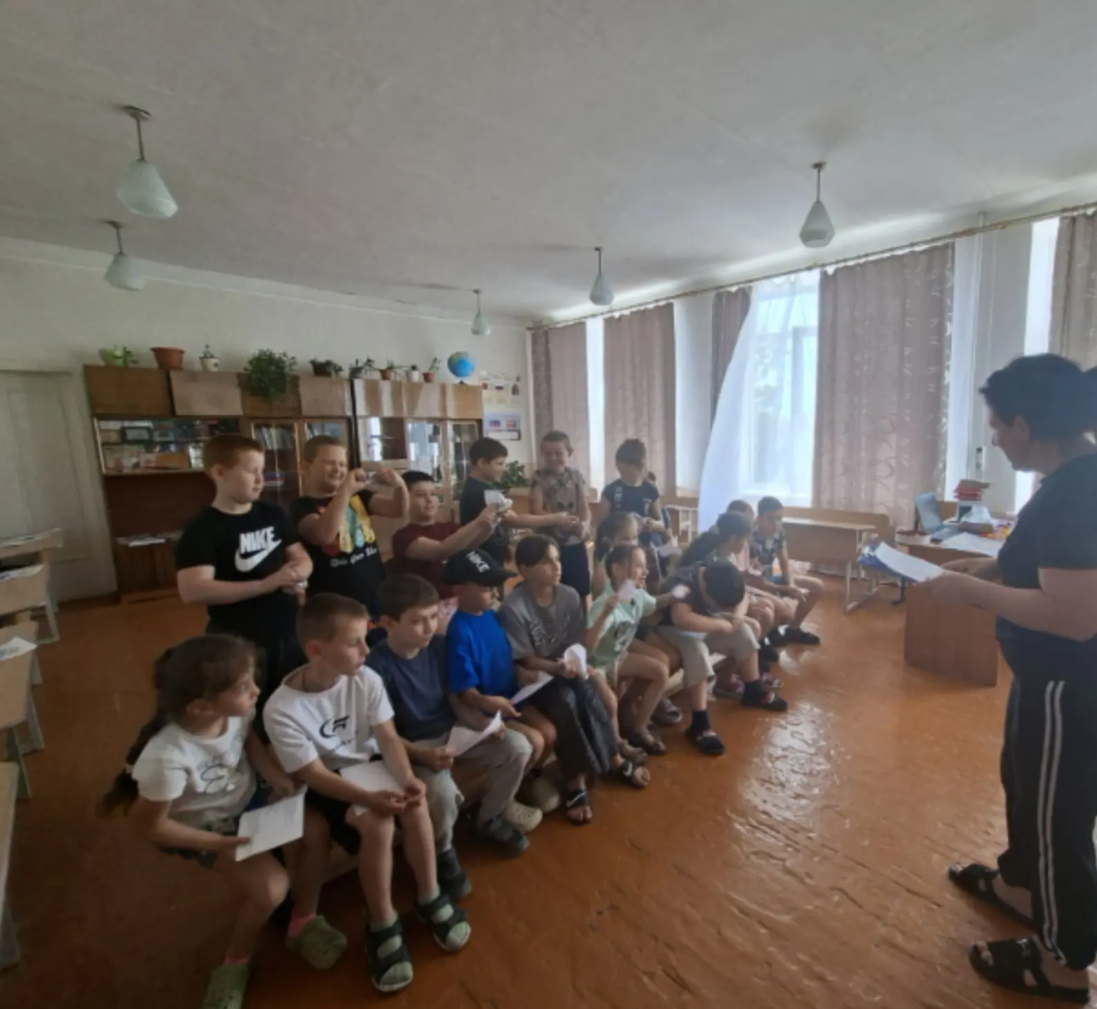 " Учимся решать конфликты"-час общения.
Познакомили участников с понятием" конфликт",его видами .Рас