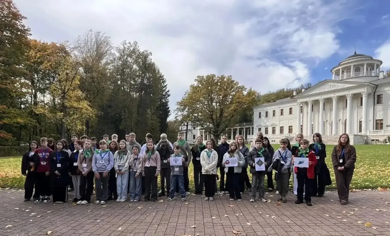 🚌 💥 «Три источника русской культуры»: школьники Тверской области отправились в незабы...