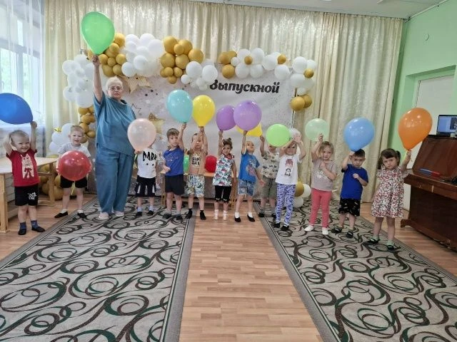 День воздушного шарика прошел в группе: "Солнечные зайчики".
Нашей целью было создание атмосферы хор
