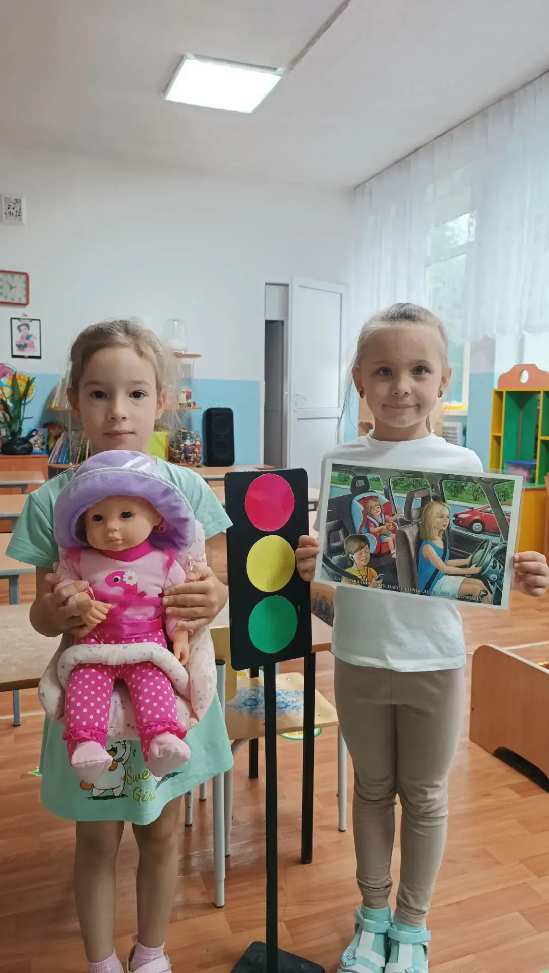 🚦С дорожной азбукой и правилами безопасности на улицах ребенок знакомится очень рано – как только н