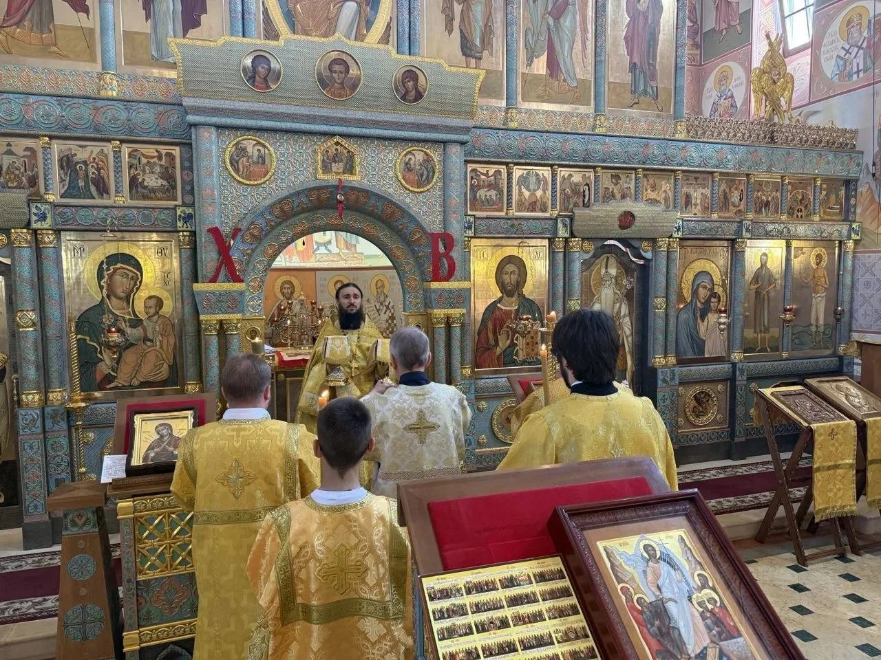 В воскресенье 7 июня совершили богослужения в праздник всех святых. В этот день прихожане нашего Каз