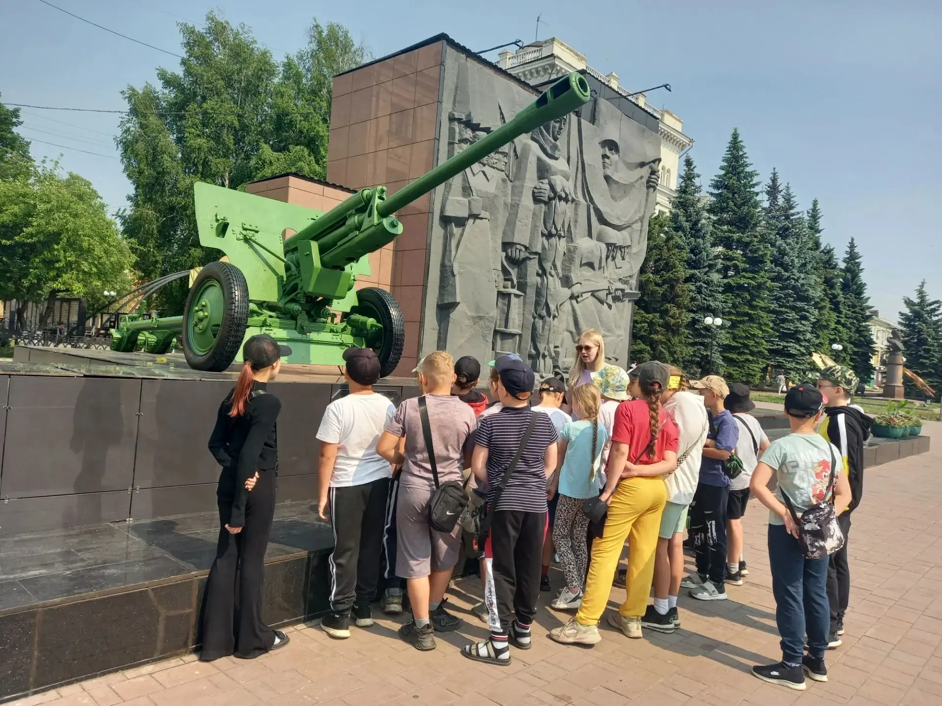 🇷🇺 Экскурсия в историю: 
"От истоков города до героев Великой Отечественной войны".

🇷🇺 18 июня 
