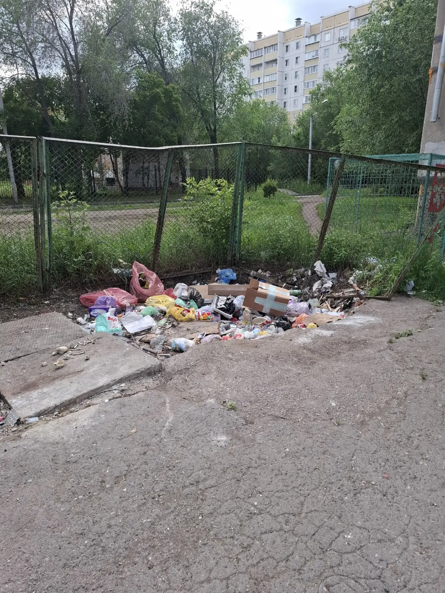 Анонимно!Черное очень черное!Крик души 
Администрация....домоуправление вы что там совсем руки опуст