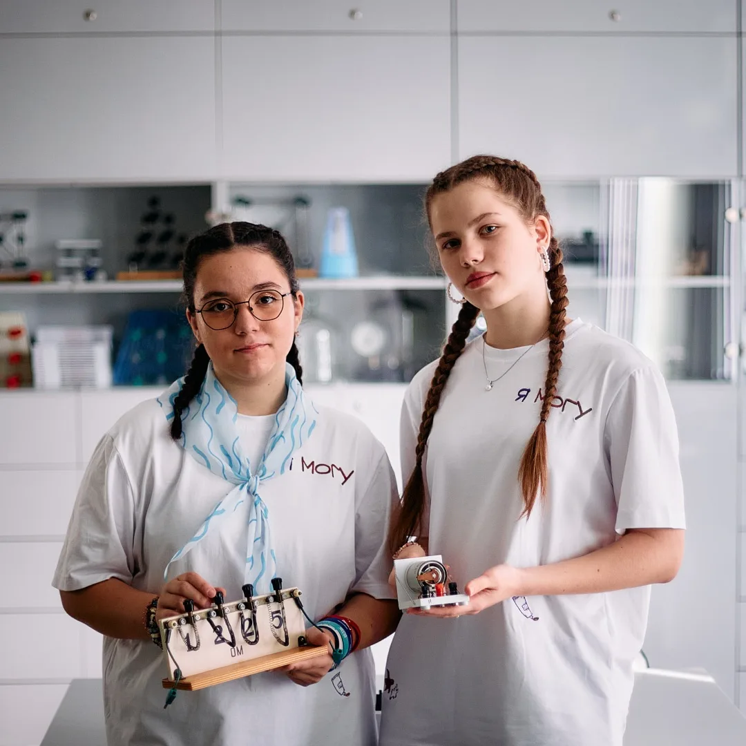 🔬 С Днём российской науки!  Современная наука — это не просто набор сложных формул и экспериментов. 