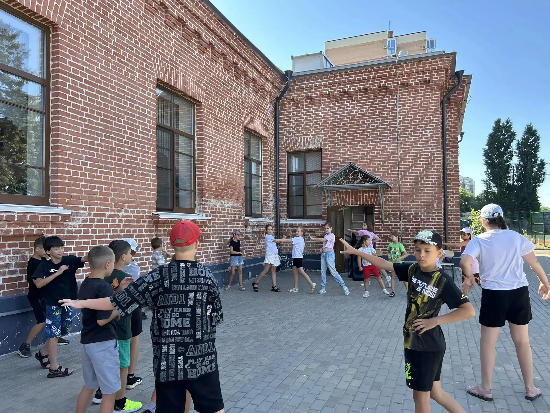 ☀️ Яркое утро с лагерем «Звёздочка»!

Наш летний школьный лагерь «Звёздочка» начал свой день по всем