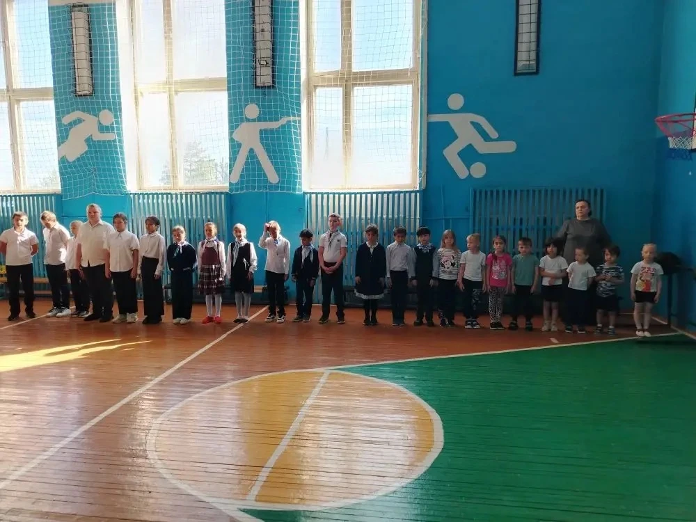 18 мая в МБОУ Чапаевская ООШ прошла линейка, посвящённая