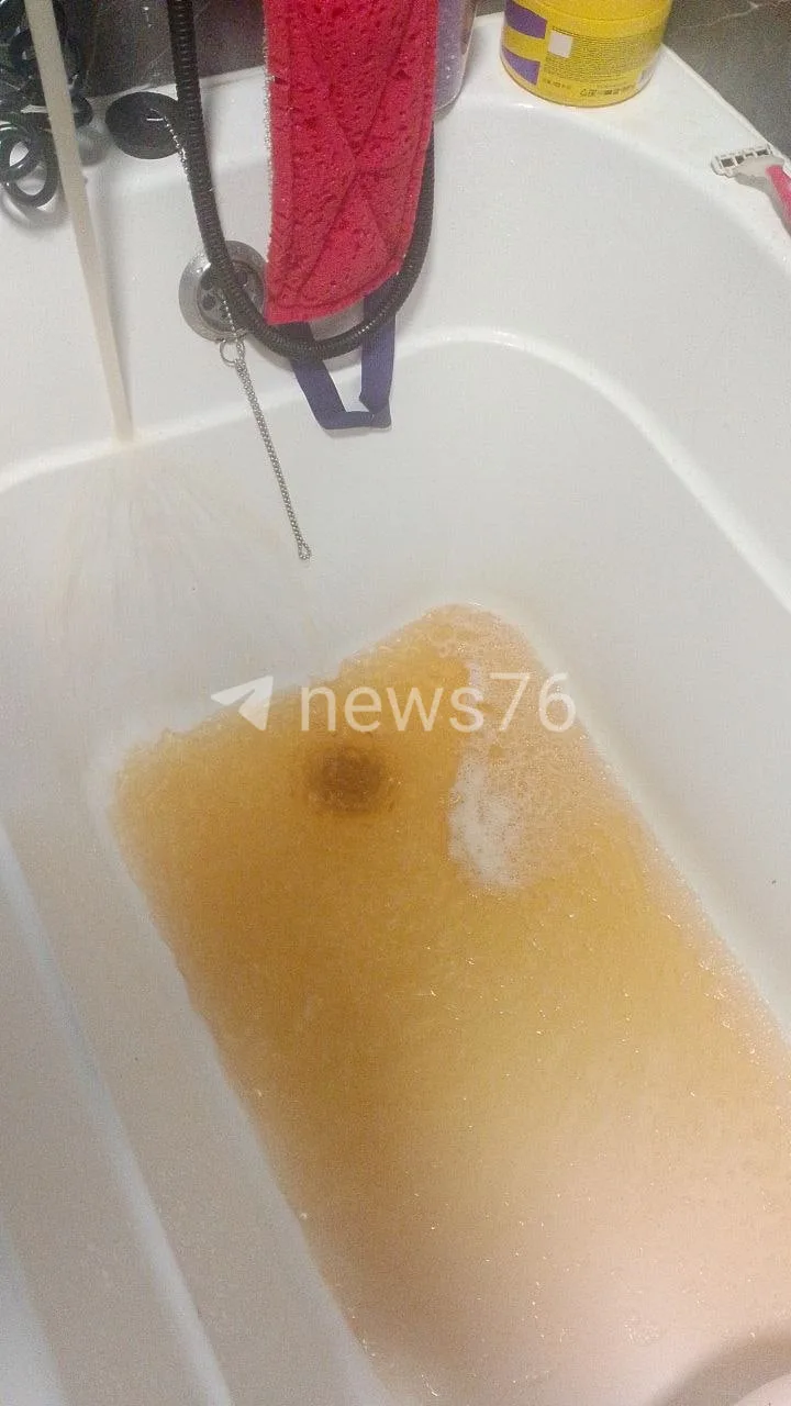 🚿 Ярославцы жалуются на грязную и вонючую воду в квартирах

Проблема возникла в доме на улице Писем
