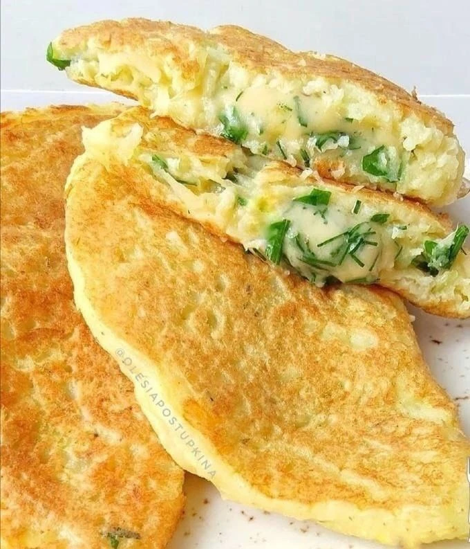 Это нереально вкусно!!!😍 Пирожки с сыром из кабачка. На сковороде!