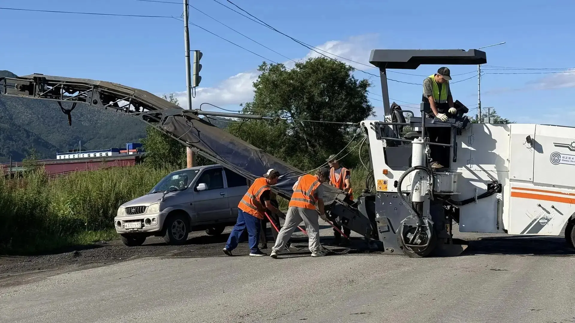 🛣️ Дорожники вернулись к работам на трассе «ГАИ-ВАИ» – «Паратунка»
