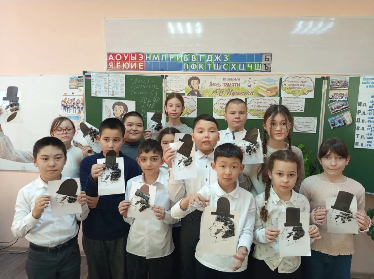 Сегодня в 4 "Б" классе прошел  День памяти великого русского поэта А.С. Пушкина.Мы начали наше мероп