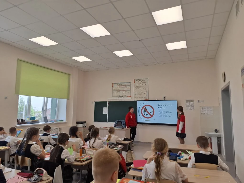 👥 Мы в гостях у «Орлят России»!  14 мая активисты Движения первых нашего лицея отправились в начальн