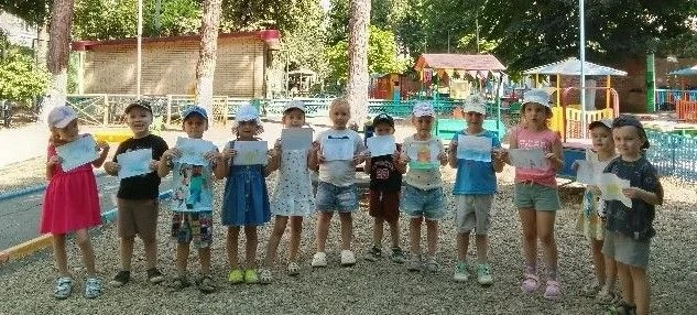 Рисование на тему : " День кино" в средней группе № 6