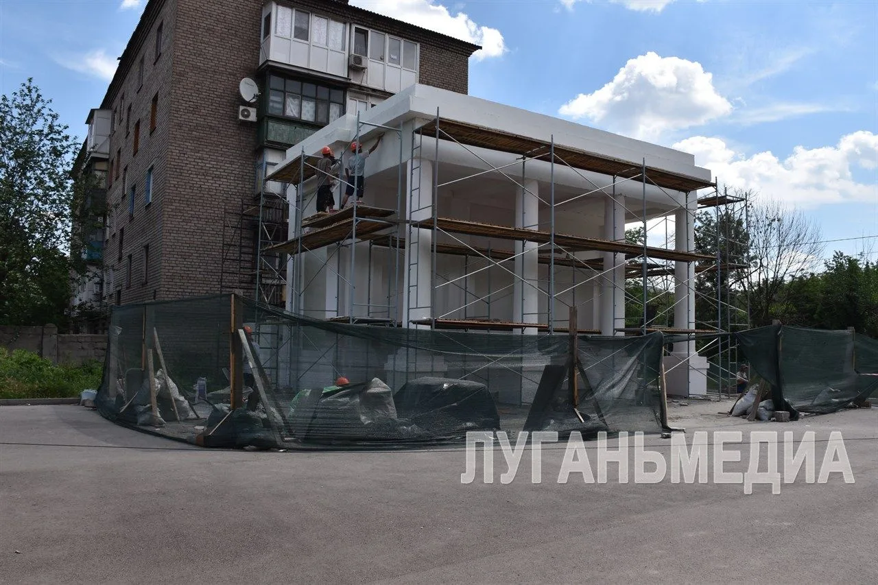 🏞В Алчевске по народной программе «Единой России» продолжается благоустройство Сквера Доблести и Сл
