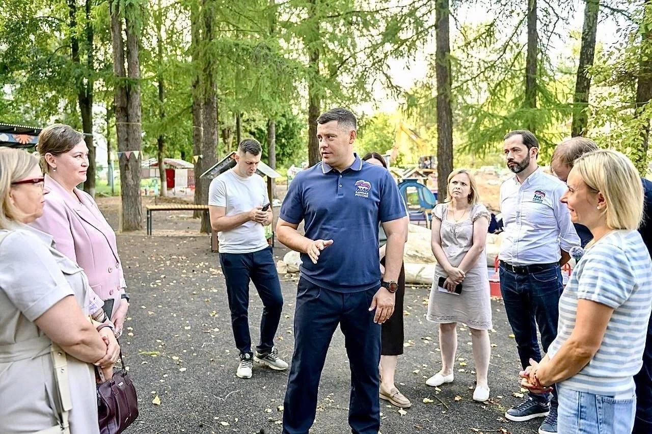 Проверил, как идёт капитальный ремонт дошкольного отделения школы № 12. Здание 1963 год...