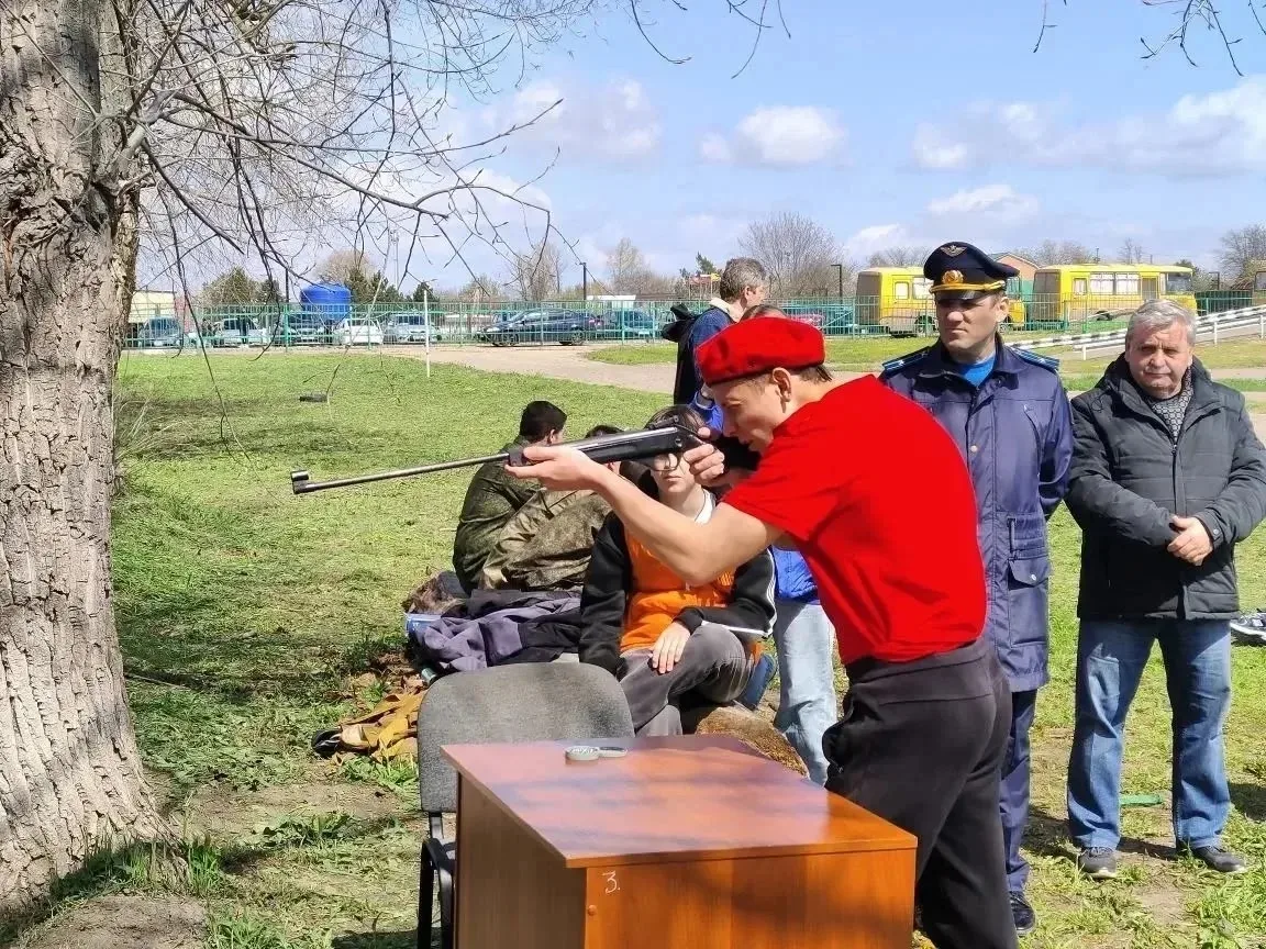 В Тихорецком районе прошёл муниципальный этап военно-патриотической игры «Зарница 2.0». 9 апреля 202