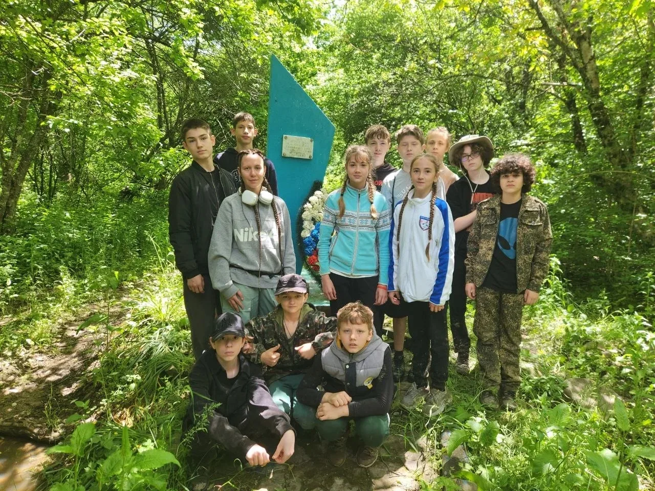 Обучающиеся МАОУ СОШ № 19 вместе с Викторией Геннадьевной и Полиной Алексеевной отправились в настоя