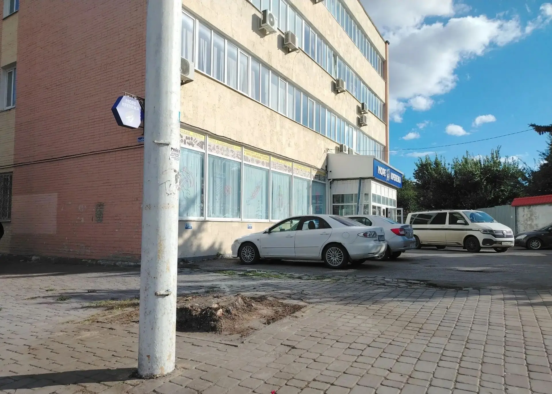 В Новочеркасске убрали заросли, из-за которых произошло ДТП с депутатом городской Думы ...
