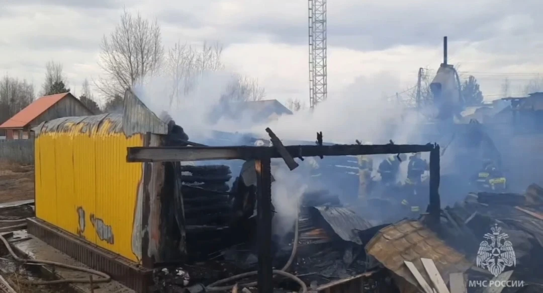 🚒Семь человек погибли в результате пожара в посёлке Высокий, который находится недалеко от Мегиона. 