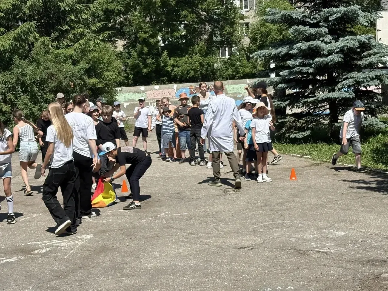 В нашем летнем лагере 
наши ребята зарядились бодростью и отличным настроением, поучаствовав в квест