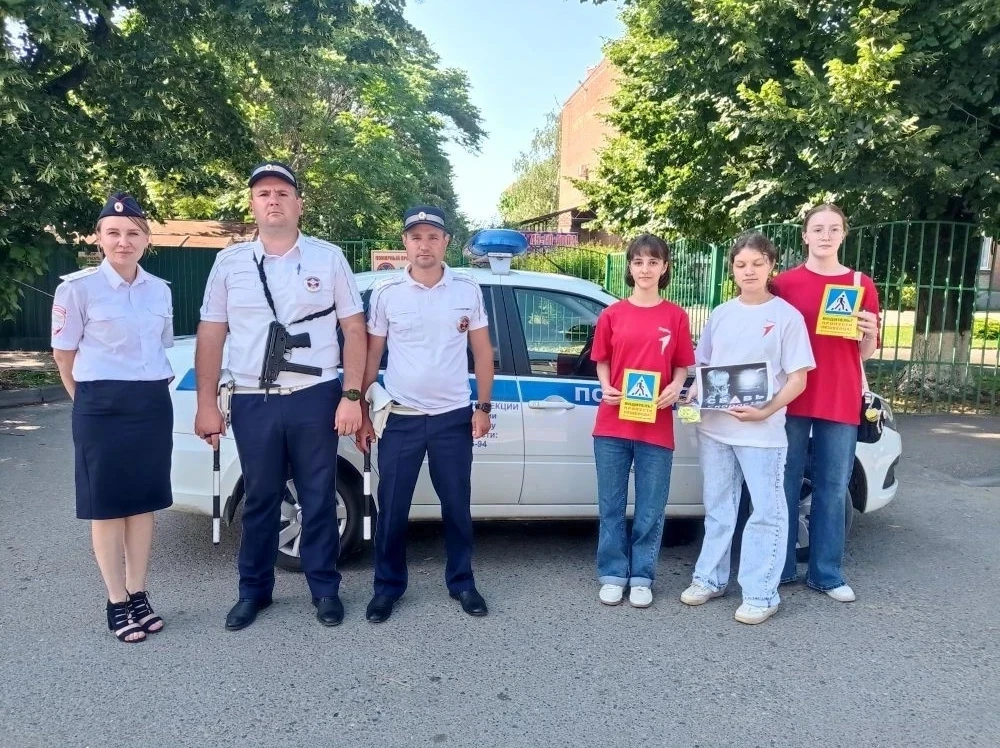 ☀️ Безопасное лето: в Динском районе напомнили о ПДД пешеходам и водителям
                         