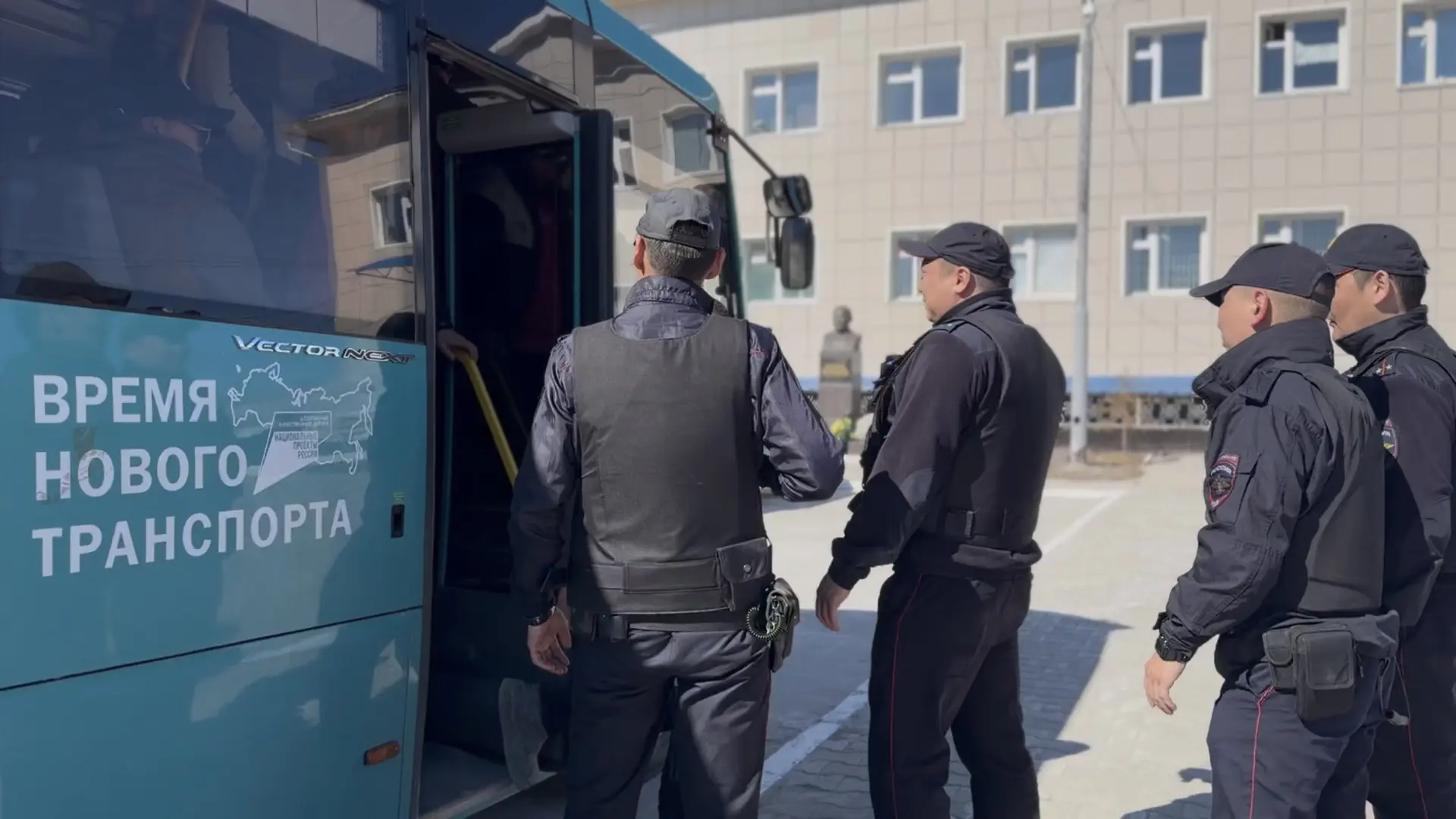 В НИЖНЕМ БЕСТЯХЕ ЗАВЕРШИЛАСЬ АНТИТЕРРОРИСТИЧЕСКАЯ ТРЕНИРОВКА  Сегодня, 6 мая, на территории поселка 