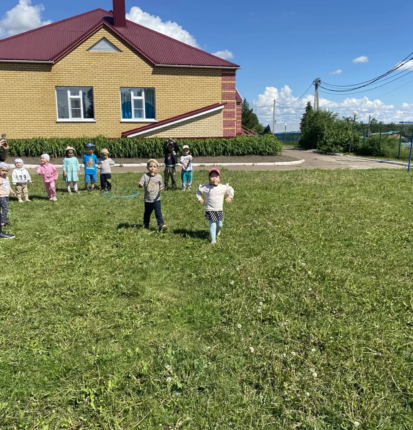 Бүген Халыкара балаларны яклау көне.Бәхетле булыгыз,балалар! Тыныч булсын дөньялар.❤️