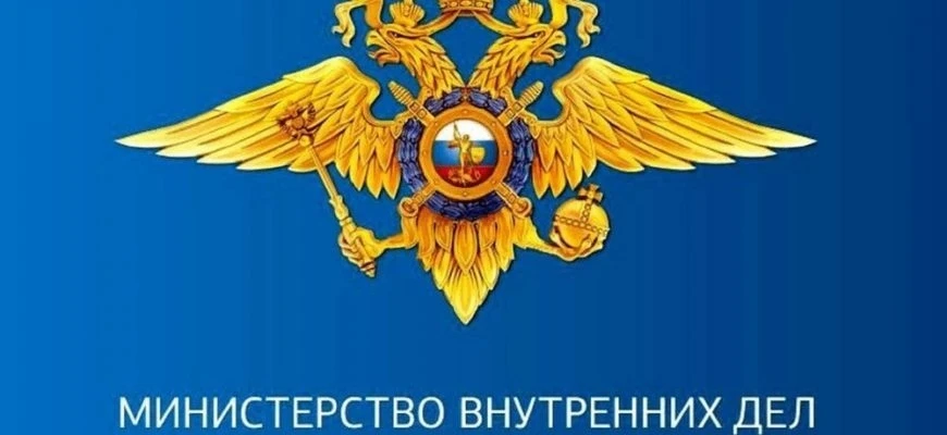 В Ростове пьяный мужчина баллоном с краской разрисовал припаркованные машины
