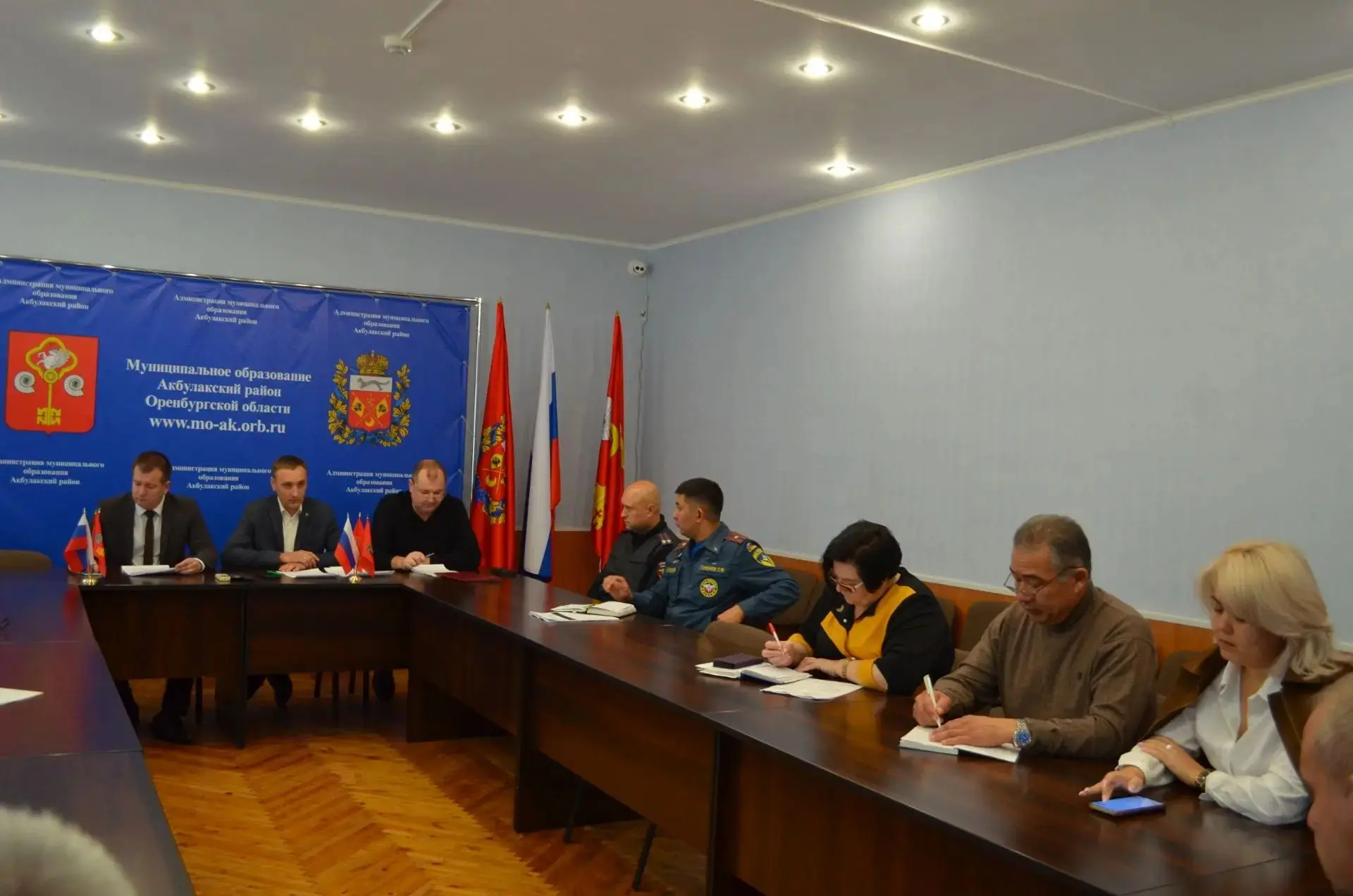 Сегодня в Акбулакском районе прошло заседание комиссии по предупреждению и ликвидации ч...