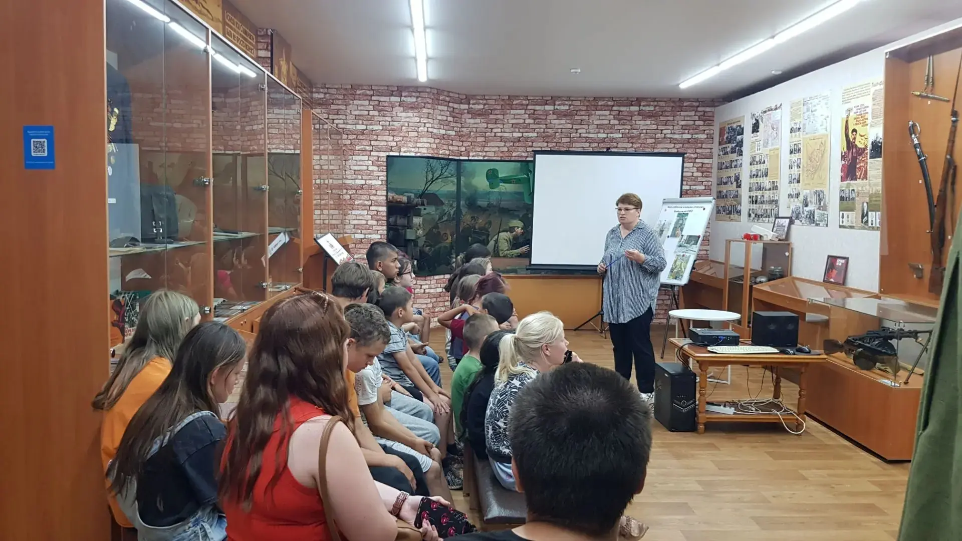 На экскурсии в нашем музее побывали ребята из летнего лагеря МАОУ школа-интернат города Белебея.

Эк