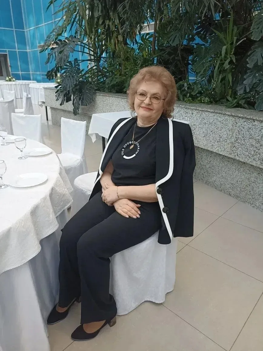 «Наталья Сидоренко: 50 лет вдохновения и преданности педагогике в колледже им. Н.К. Калугина»

🎓 Пе
