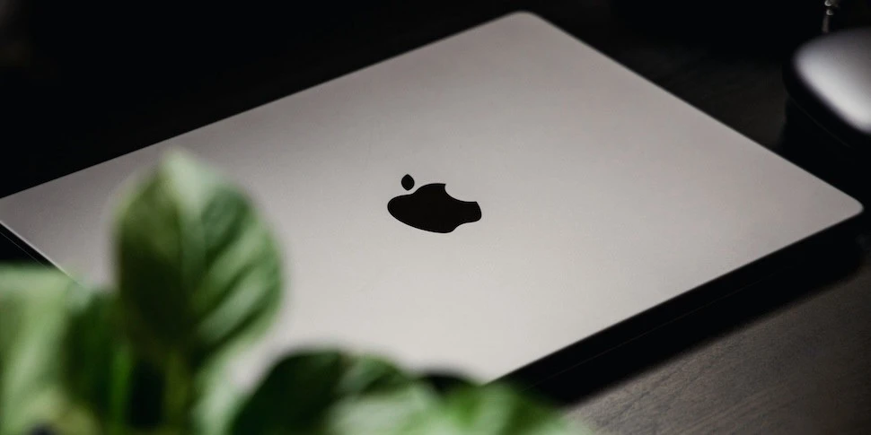 Apple готовит крупнейшее обновление Mac за последние годы 

По данным Bloomberg, уже этой осенью App