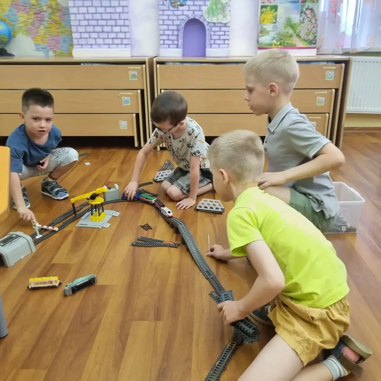 НАШИ #ДошкольноеОтделение #Предшкола #Безопасность #УступиДорогуПоездам  🚆 В рамках реализации регио