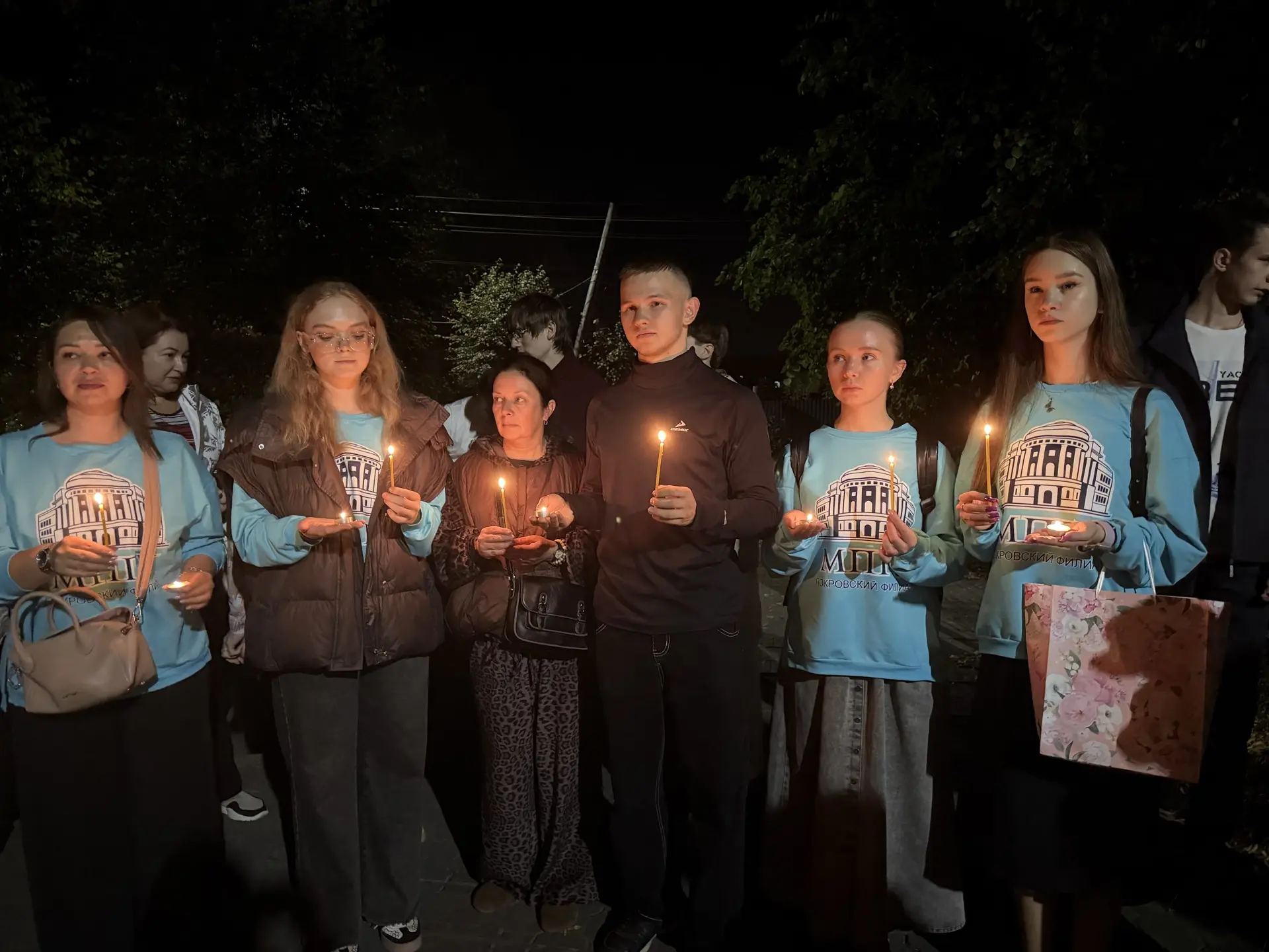 🕯️ 21:00. Минута, которая объединяет