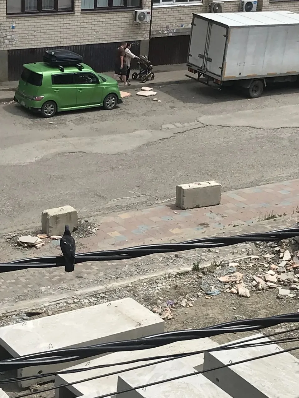 «На улице Есенина 133 было всегда относительно чисто! Теперь очень грязно! Демонтировал...