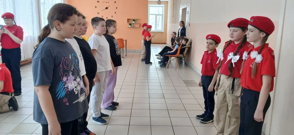 12 марта в нашей школе N15 было особенно многолюдно и интересно: в рамках Дня открытых дверей младши