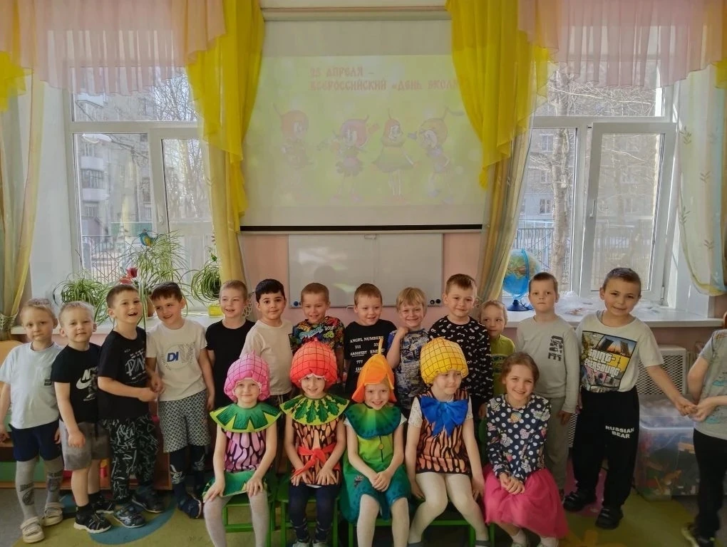 Сегодня в старшей группе "Непоседы" прошло занятие на тему "Эколята - друзья и защитники природы". Ц