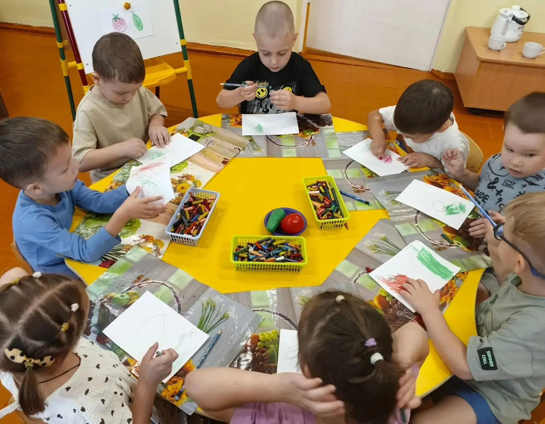 В средней группе "Колокольчики" прошло тематическое занятие по рисованию. Целью занятия...