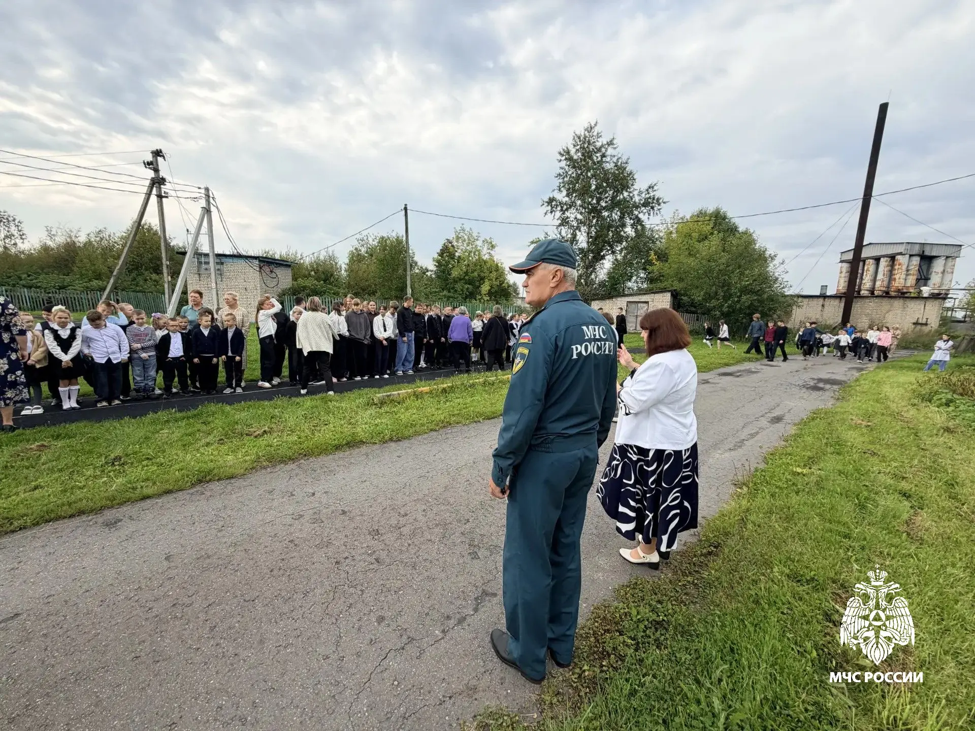 🚨Сотрудники МЧС России проводят в школах Костромской области «Уроки безопасности» и уч...