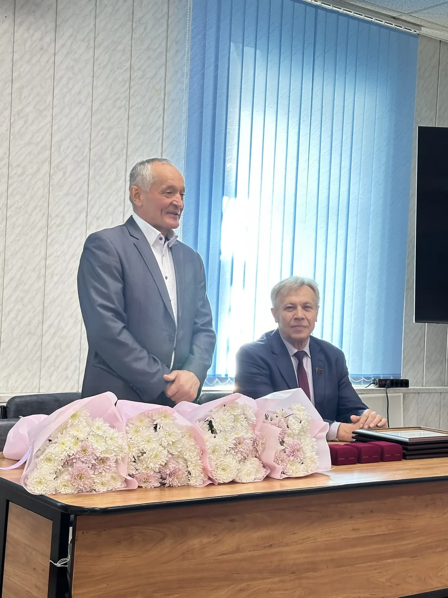 ✅ Председатель комитета АКЗС по здравоохранению В.А. Лещенко посетил краевой наркодиспа...