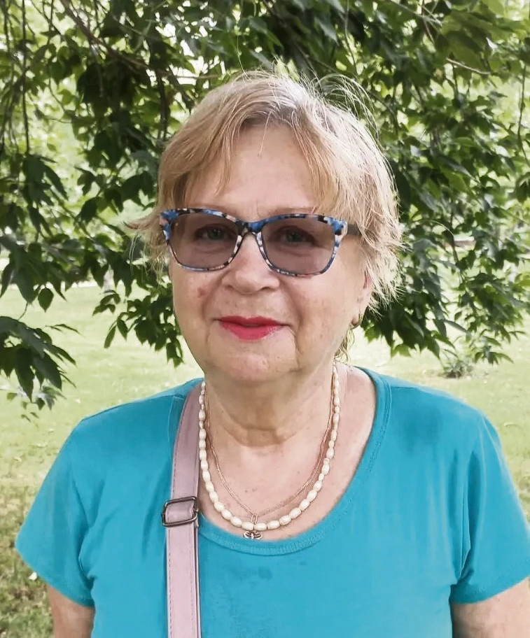 ✅ Елена Бокмельдер, педагог:

— Да кто ж не хочет?! Мне очень нужен физкультурно-оздоровительный ком