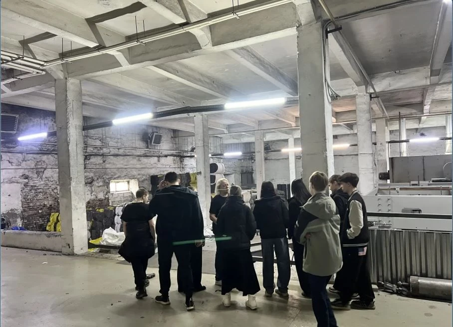 «Экскурсия  на предприятие»  2 апреля  в рамках недели без турникетов , учащиеся 8 в класса с классн
