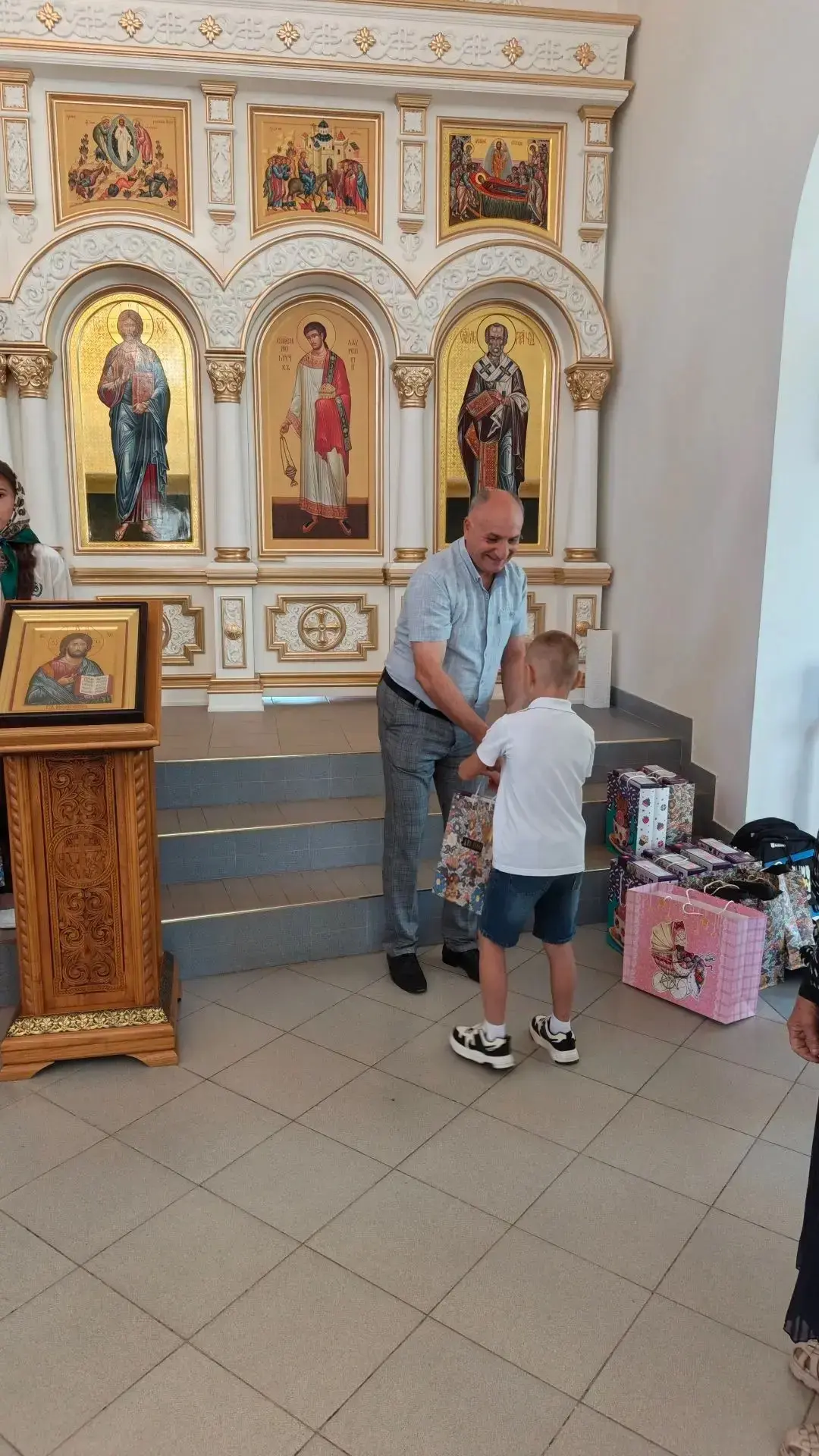В Азовском районе прошла акция «Собери ребенка в школу»