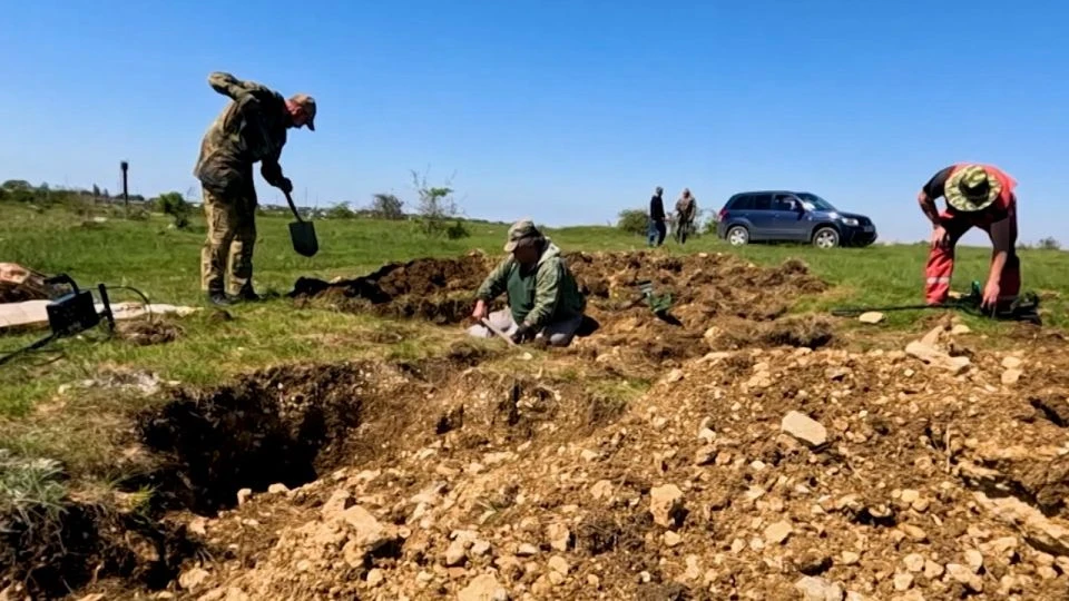 В Севастополе спустя 82 года нашли место падения легендарного Ил-2  Также найдены останки и документ