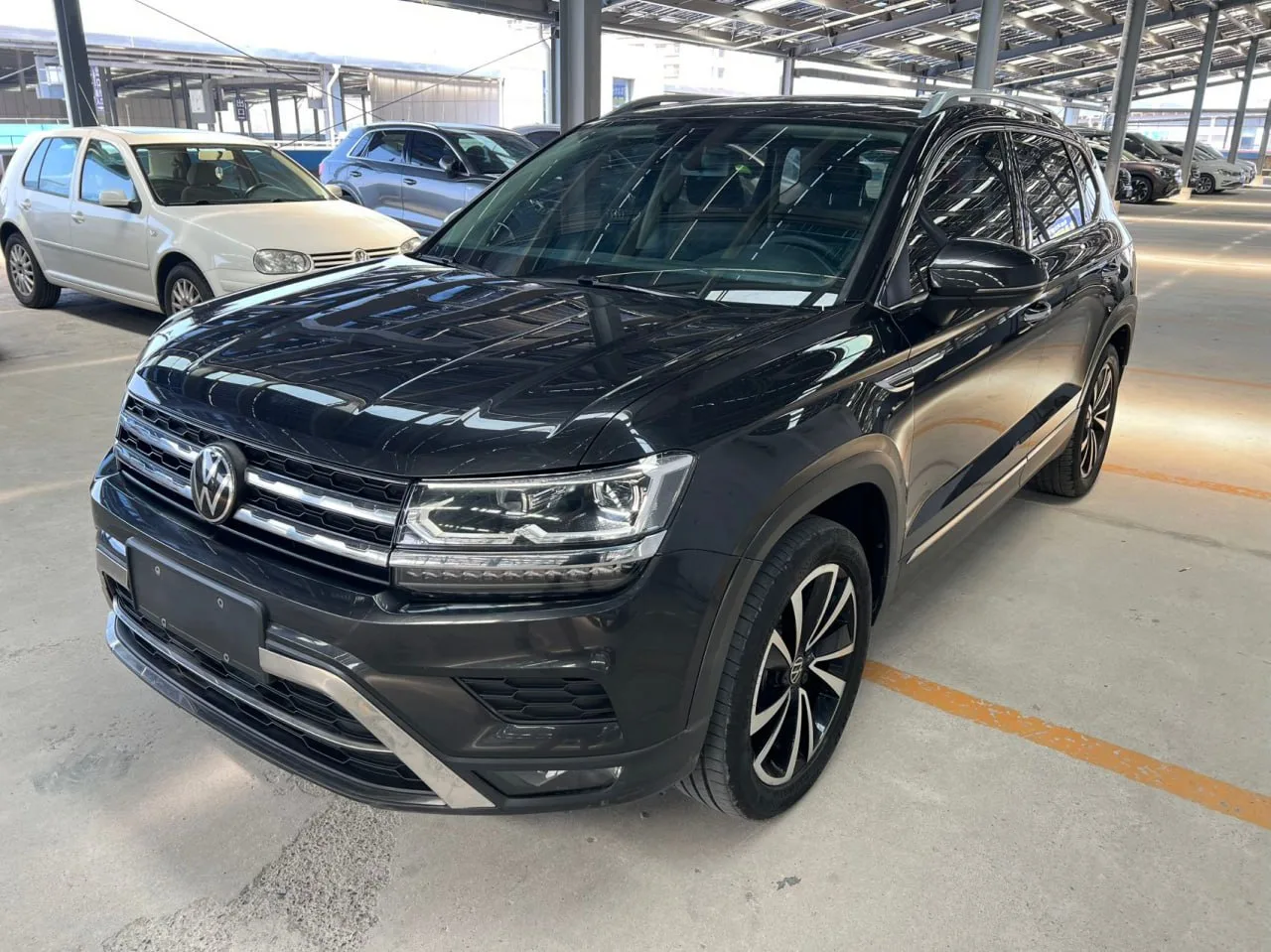 Volkswagen Tharu 280TSI Luxury • 08/2022 • 🇨🇳
